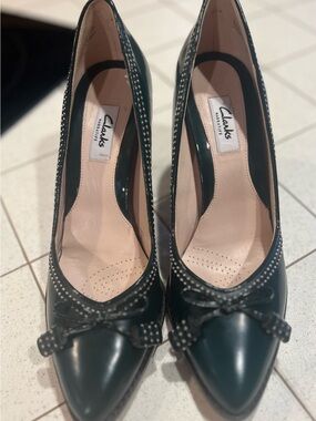Clarks Women's Dark Teal Pointed Toe Pumps with Bow Detail